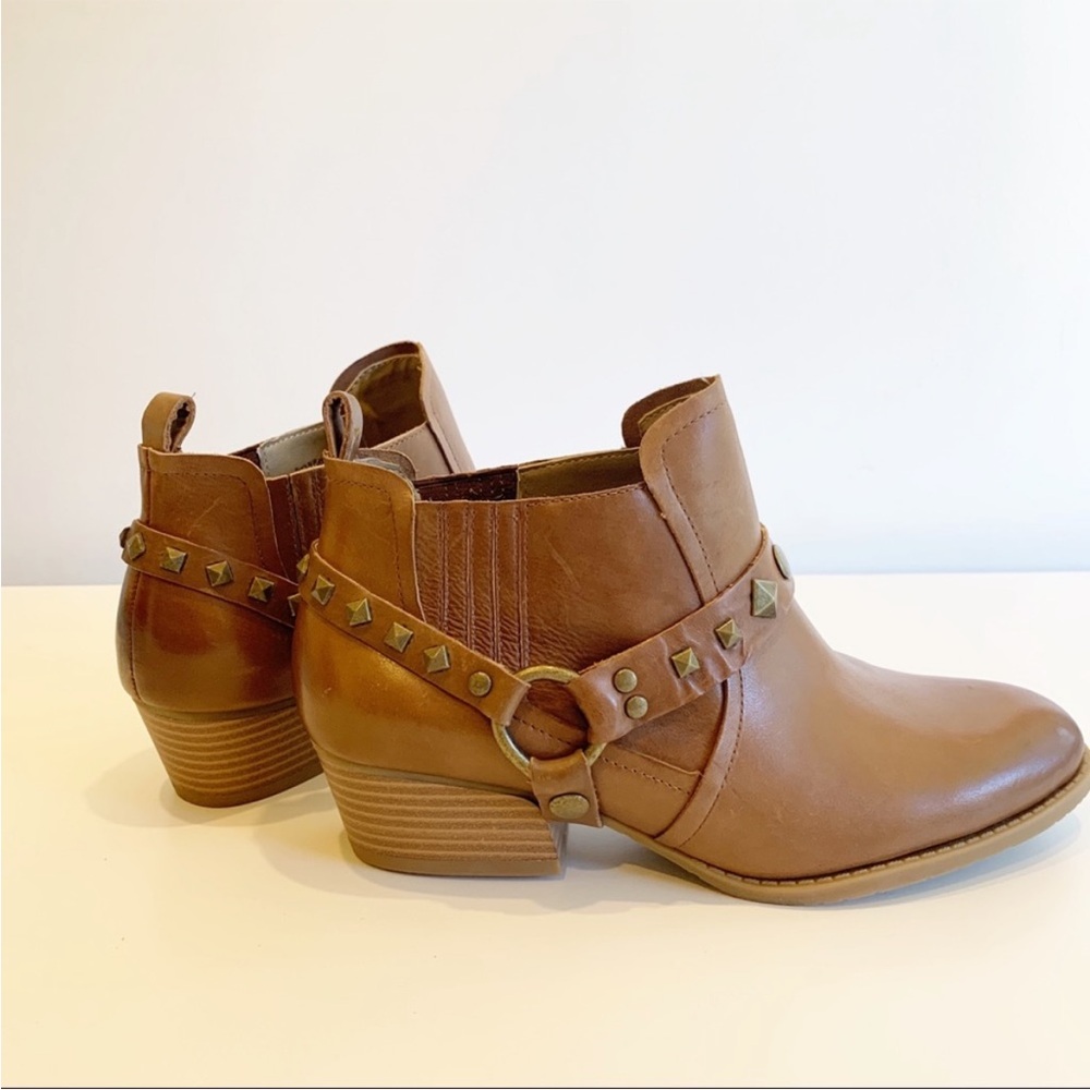 Never worn Kenneth Cole Rock n Raw booties. Perfect for fall! - Picture 2 of 6